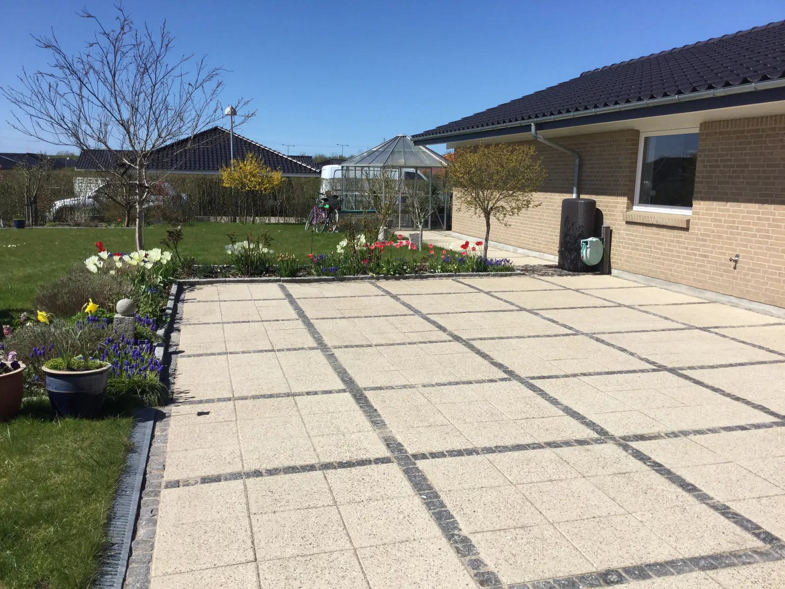 Clean paving slabs after restoration